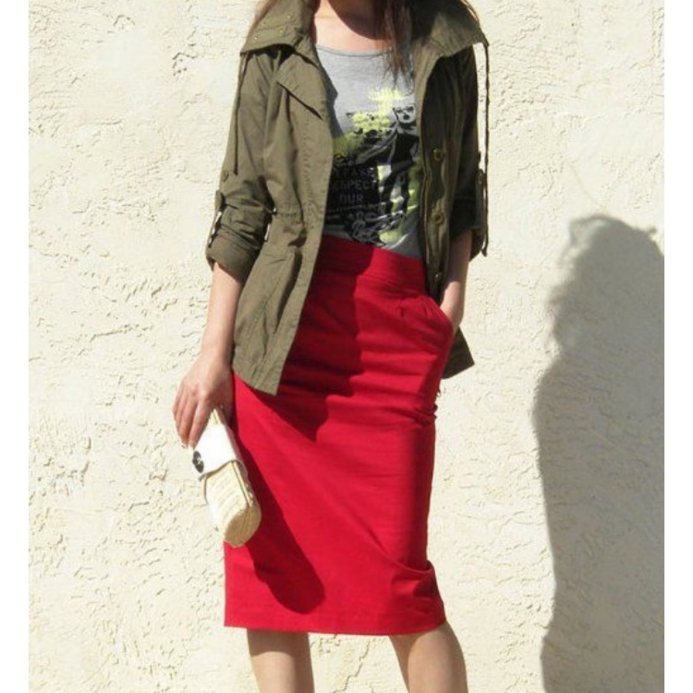 Red GAP statement straight skirt